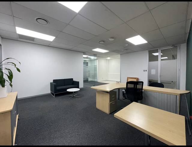 200M² OFFICE TO LET IN SANDTON CENTRAL